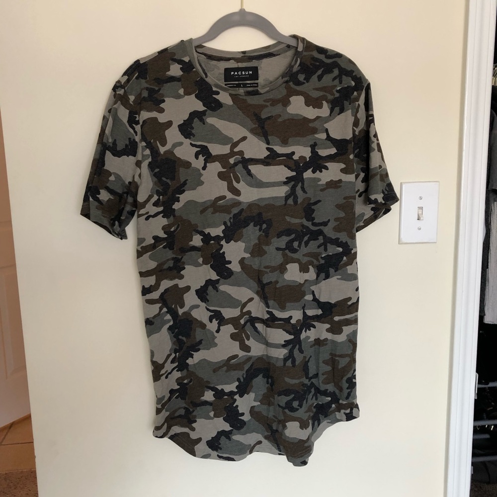 Pacsun Camo T-shirt